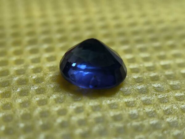 Ceylon Royal Blue Sapphire - Image 3